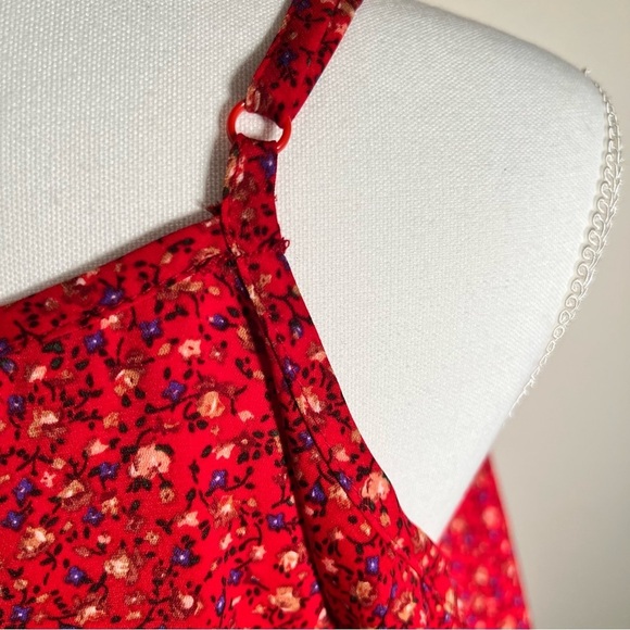 Jouica Red Floral V Neck Cold Shoulder Blouse NWT - Picture 10 of 12